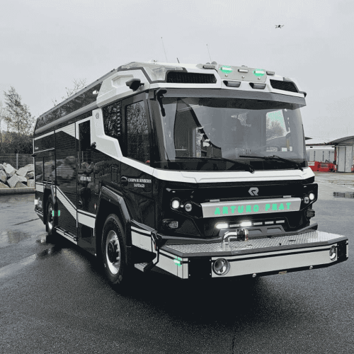Bomberos de Santiago presentan primer automóvil bomba eléctrico de Chile y Latinoamérica